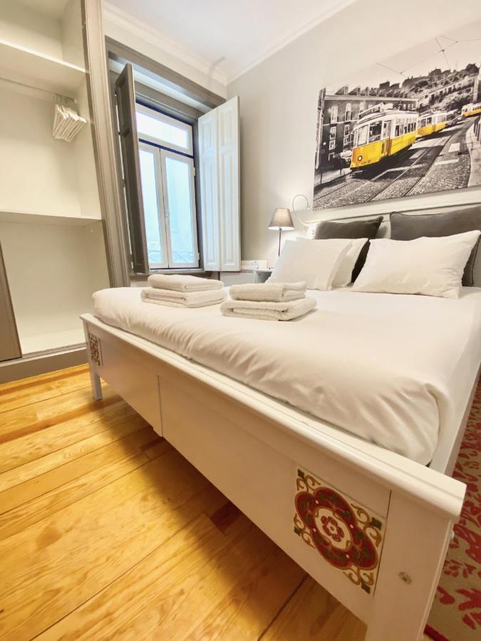 Luxury Vintage apartment with all the comforts of home at the city centre, next to Marquês de Pombal Apartamento *
